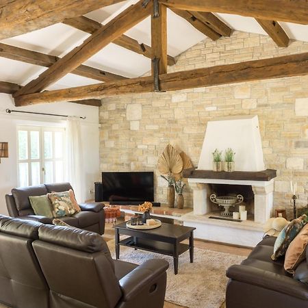 Villa Melissa - Istrisches Steinhaus Mit Pool In Guter Lage Sveti Lovreč Pazenatički Esterno foto