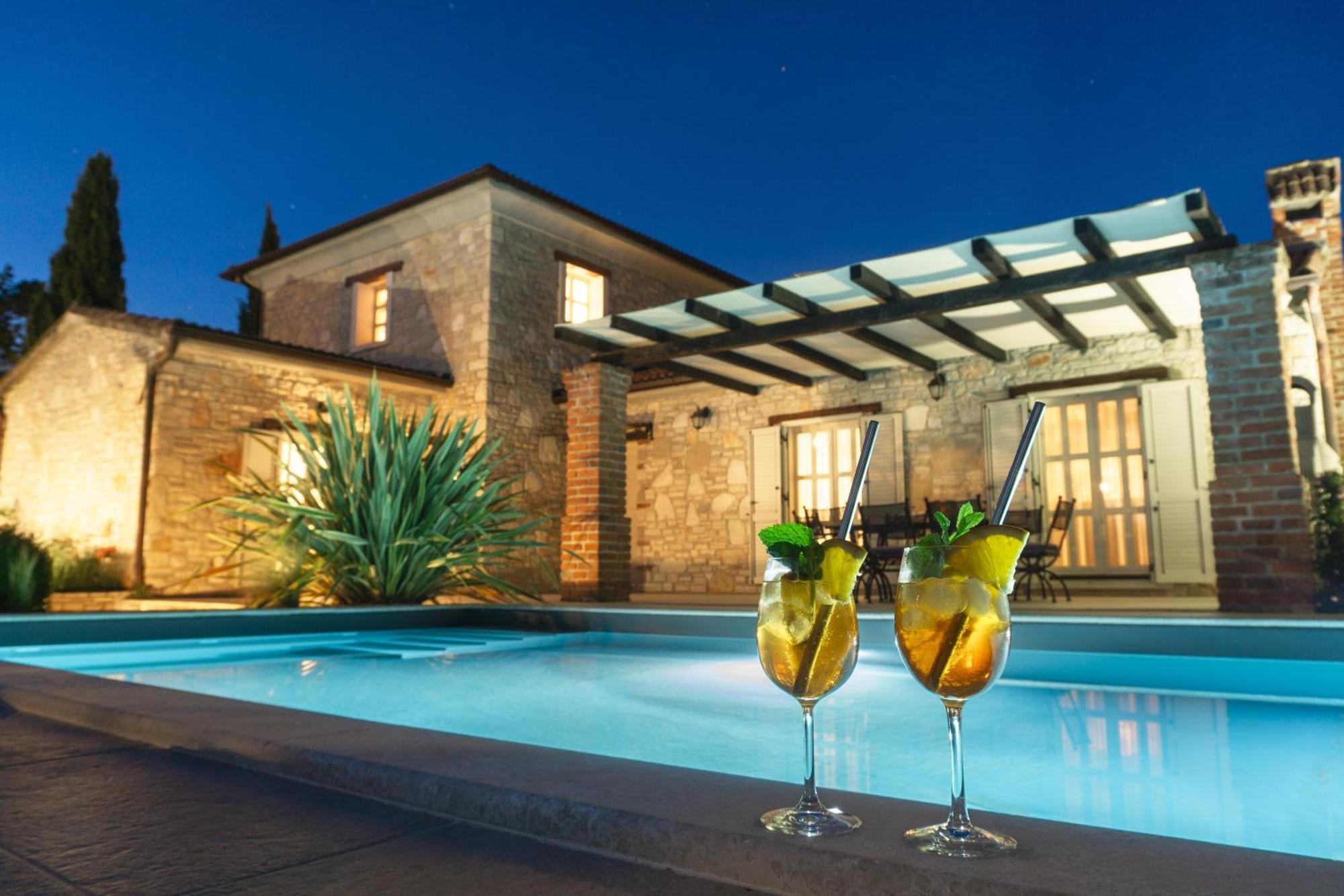 Villa Melissa - Istrisches Steinhaus Mit Pool In Guter Lage Sveti Lovreč Pazenatički Esterno foto