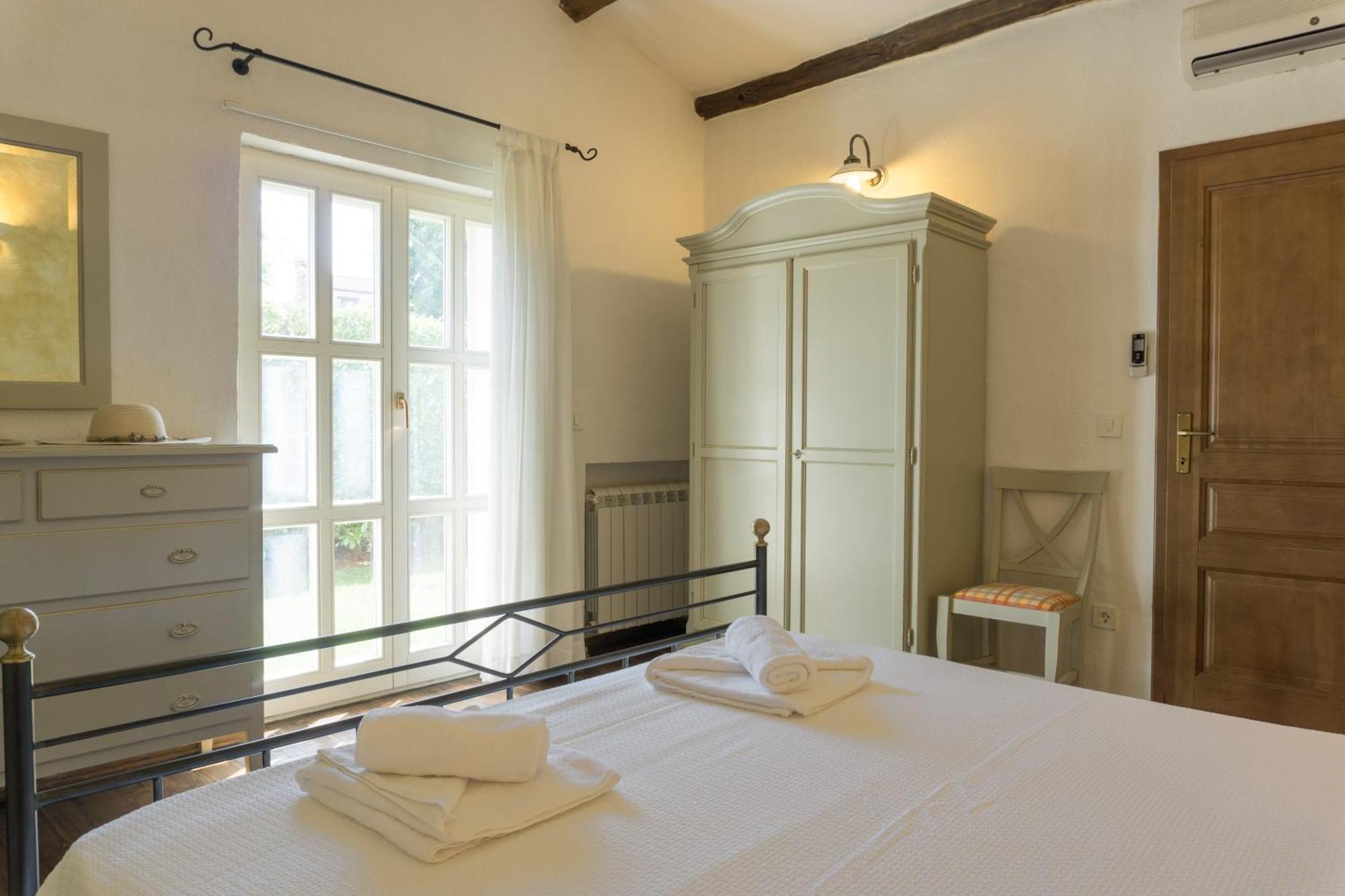 Villa Melissa - Istrisches Steinhaus Mit Pool In Guter Lage Sveti Lovreč Pazenatički Esterno foto