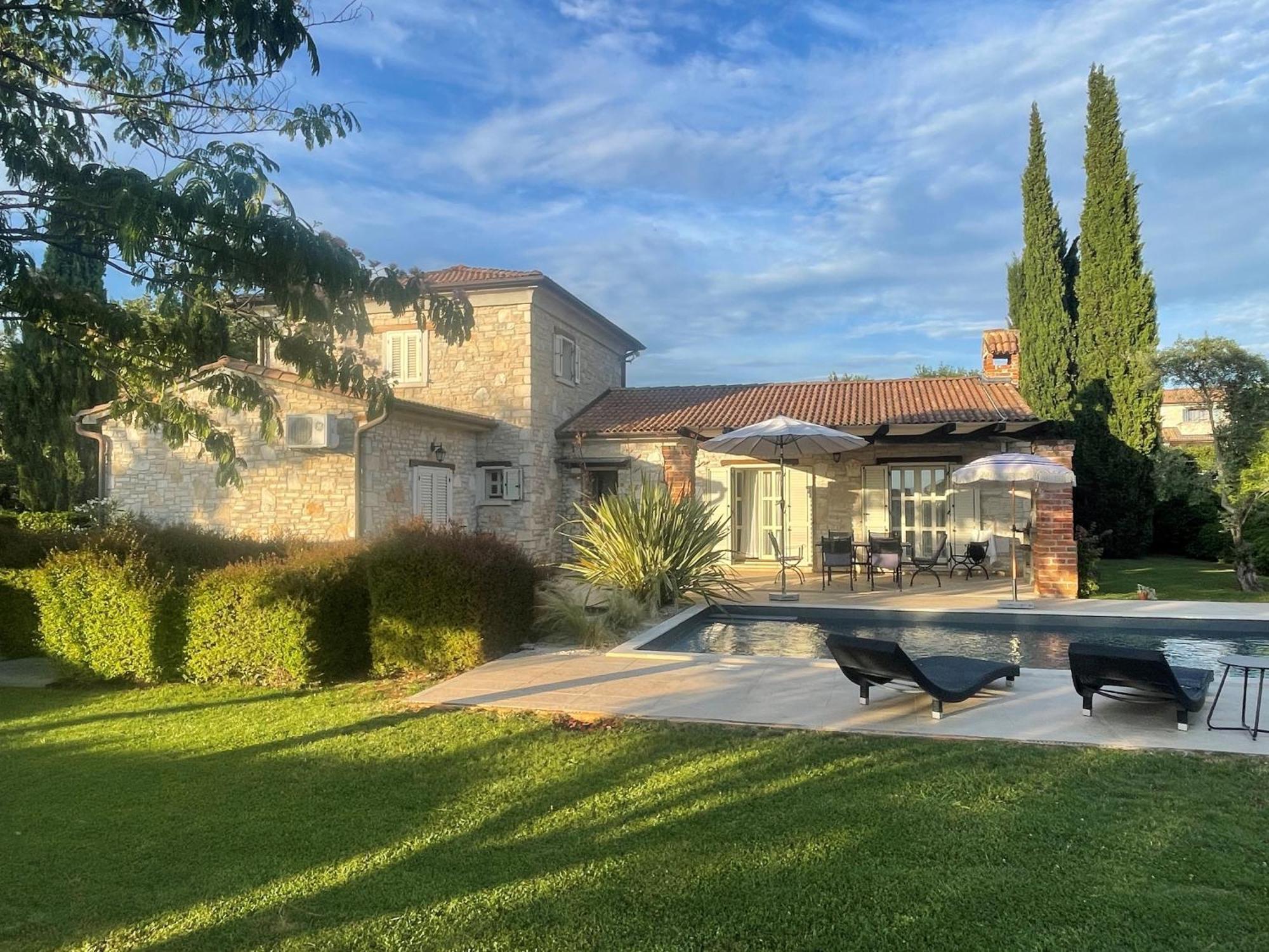 Villa Melissa - Istrisches Steinhaus Mit Pool In Guter Lage Sveti Lovreč Pazenatički Esterno foto