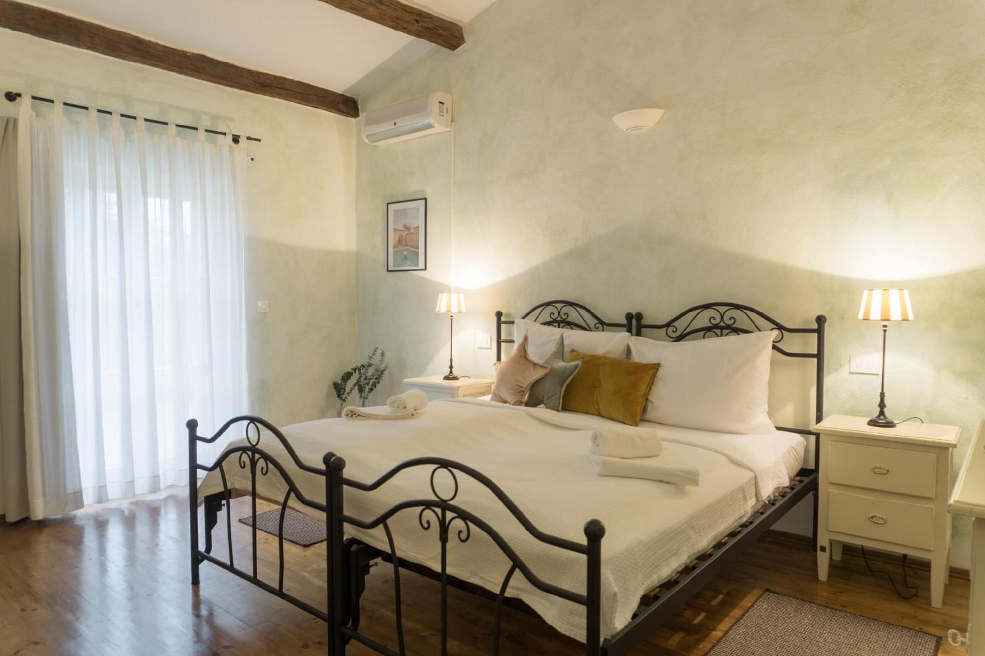 Villa Melissa - Istrisches Steinhaus Mit Pool In Guter Lage Sveti Lovreč Pazenatički Esterno foto