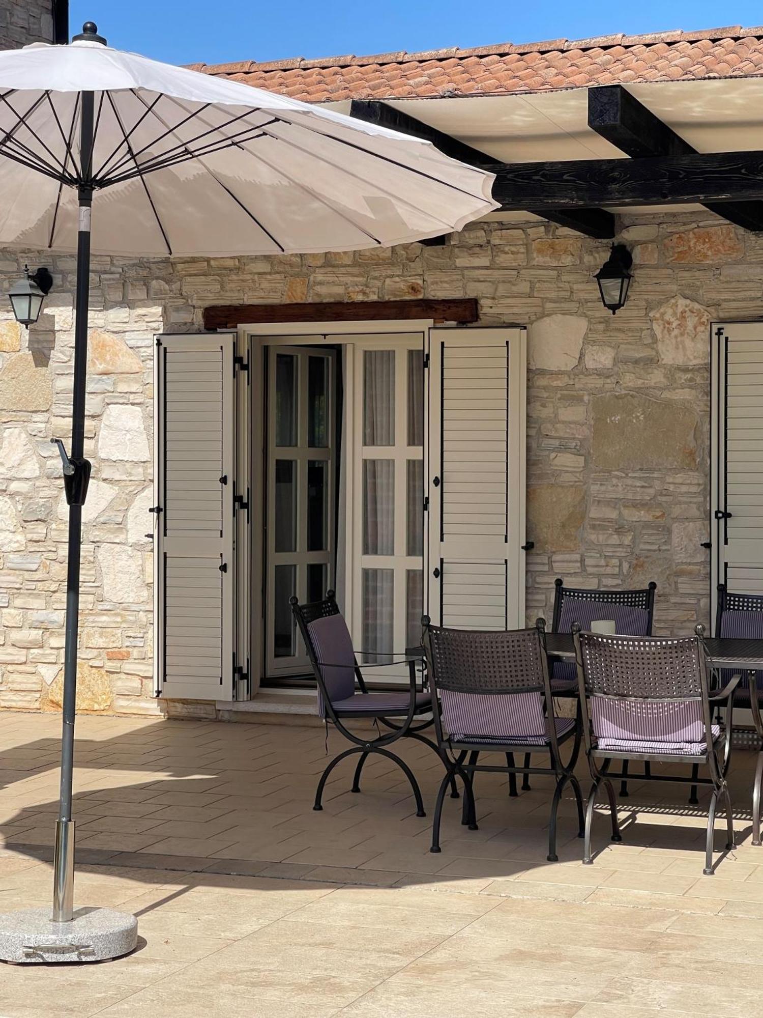 Villa Melissa - Istrisches Steinhaus Mit Pool In Guter Lage Sveti Lovreč Pazenatički Esterno foto