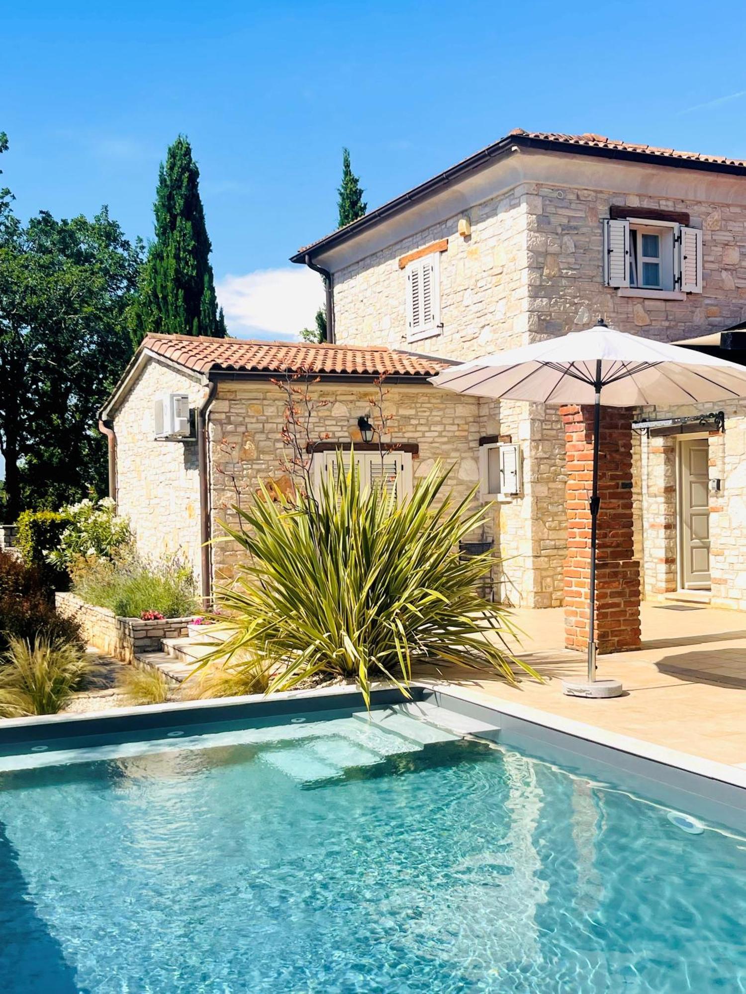 Villa Melissa - Istrisches Steinhaus Mit Pool In Guter Lage Sveti Lovreč Pazenatički Esterno foto